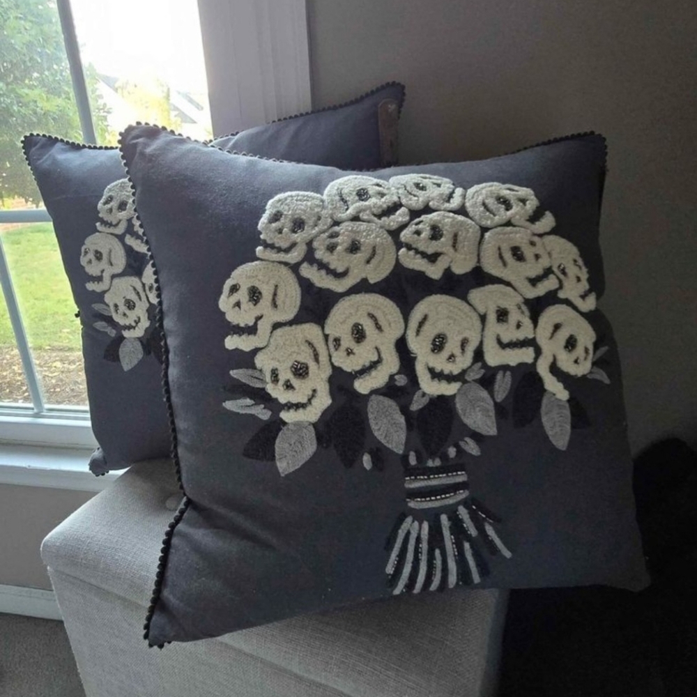 Throw Pillows - Skull Bouquet with sparkle detail